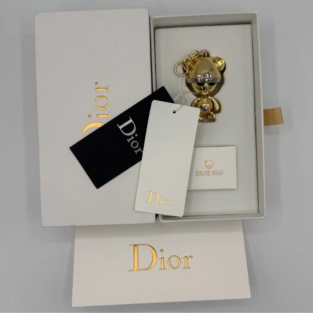 Christian Dior Inlex Bear Keychain Bag
Charm
NWT & Box! - Picture 3 of 13